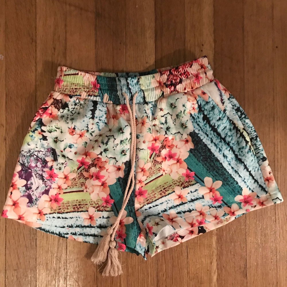 Floral Shorts - size small. Never worn out